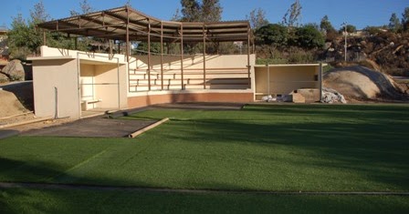 ARRASANDO LA NOTICIA: AVANZA CONSTRUCCIÓN DE CAMPO DE BEISBOL INFANTIL